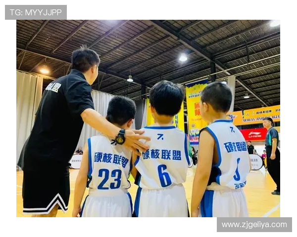 CBA季后赛南京鏖战新疆四月巅峰对决激燃硬核篮球夜再现激情时刻